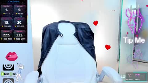 Snapshot of evelyne_rose chatting on 06.06.26 evelyne_rose online show from 06.06.26