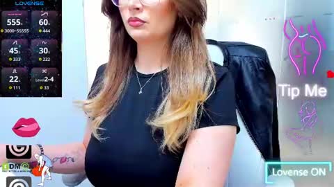 Snapshot of evelyne_rose chatting on 06.16.26 evelyne_rose online show from 06.16.26