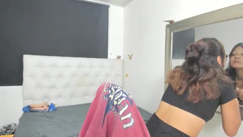 Snapshot of evelynesex chatting on 01.13.26 Evelyne online show from 01.13.26