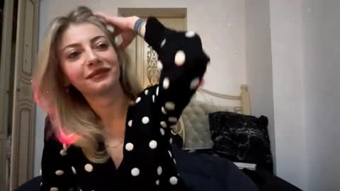 Mia online show from 02.22.26