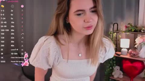 Mia online show from 03.18.26