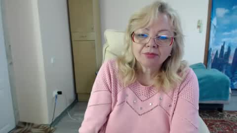Snapshot of evelynloveshy chatting on 02.03.25 BarbaraBlondy online show from 02.03.25