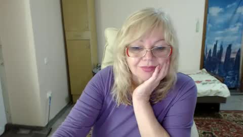 Snapshot of evelynloveshy chatting on 02.07.25 BarbaraBlondy online show from 02.07.25