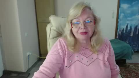 Snapshot of evelynloveshy chatting on 02.10.25 BarbaraBlondy online show from 02.10.25
