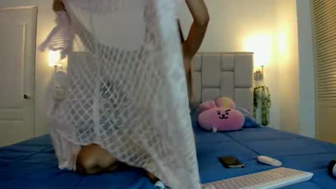 Snapshot of even_scoty chatting on 11.02.25 even_scoty online show from 11.02.25