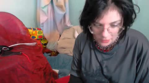 Everly online show from 12.15.25