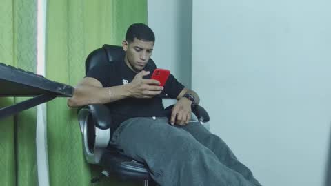 Snapshot of evessinn chatting on 03.23.26 luis online show from 03.23.26