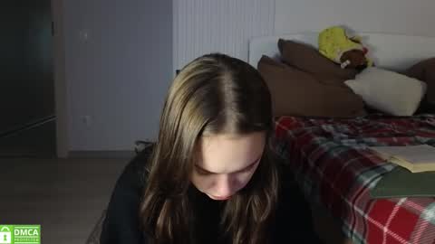 evi_woow online show from 11.18.25