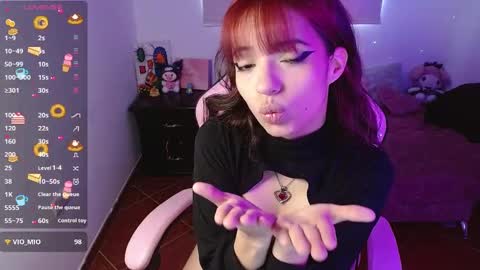 Evie Cloud online show from 01.05.25