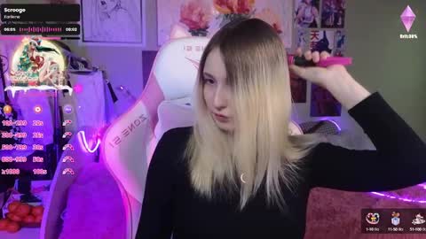 Snapshot of evie_rosen chatting on 12.20.24 Evie online show from 12.20.24