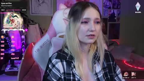 Snapshot of evie_rosen chatting on 12.22.24 Evie online show from 12.22.24