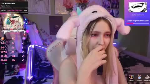 Snapshot of evie_rosen chatting on 12.29.24 Evie online show from 12.29.24