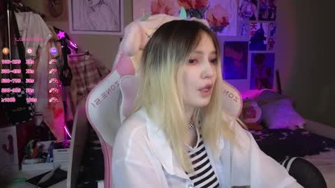 Snapshot of evie_rosen chatting on 01.08.25 Evie online show from 01.08.25