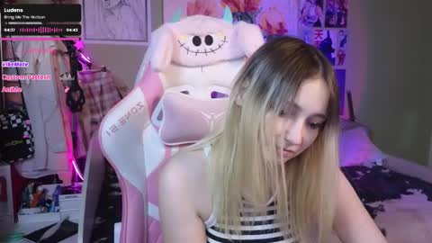 Snapshot of evie_rosen chatting on 01.08.25 Evie online show from 01.08.25