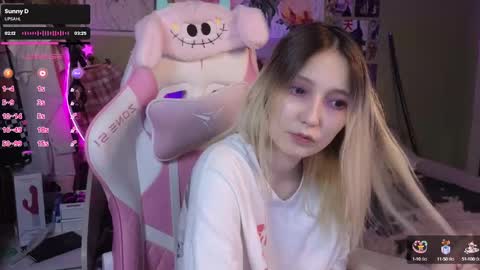 Snapshot of evie_rosen chatting on 01.10.25 Evie online show from 01.10.25