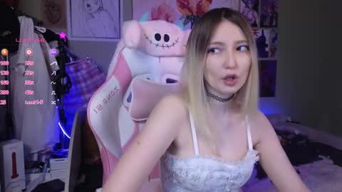 Snapshot of evie_rosen chatting on 01.14.25 Evie online show from 01.14.25