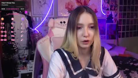 Snapshot of evie_rosen chatting on 03.12.25 Evie online show from 03.12.25