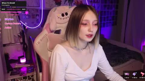 Snapshot of evie_rosen chatting on 09.16.25 Evie online show from 09.16.25