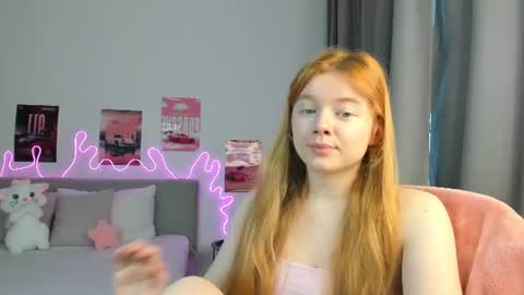 Snapshot of evie_tomioka chatting on 07.18.26 Eva online show from 07.18.26