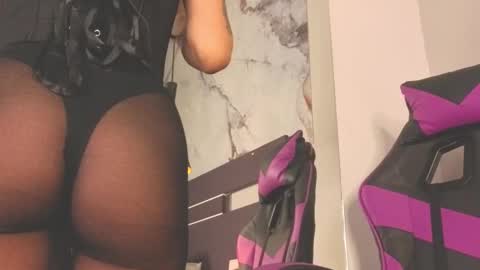 eviegothel_ online show from 03.04.26