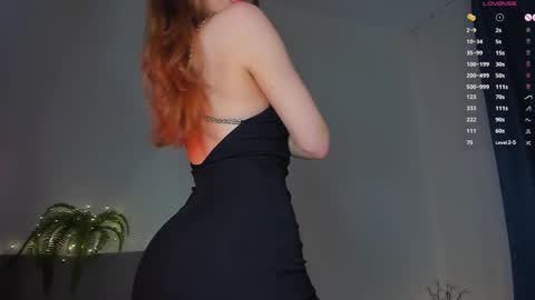 Snapshot of eviesapphire chatting on 09.20.25 Sofia online show from 09.20.25