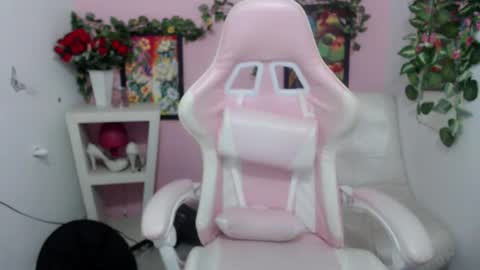Snapshot of evil_stepmothers chatting on 09.18.25 Pamela online show from 09.18.25