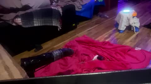 Cloudia Kumz online show from 03.06.25