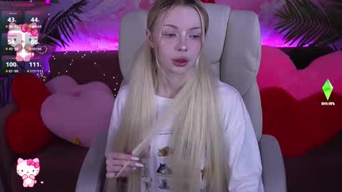 Snapshot of evistarr chatting on 02.15.26 Eva online show from 02.15.26