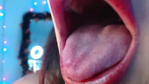 Snapshot of evolethmontenegros chatting on 12.03.24 Evoleth online show from 12.03.24