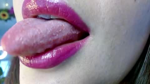 Snapshot of evolethmontenegros chatting on 12.19.24 Evoleth online show from 12.19.24