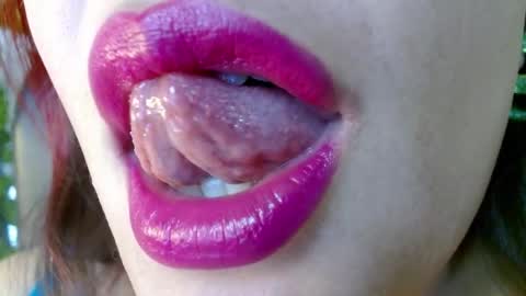 Snapshot of evolethmontenegros chatting on 12.22.24 Evoleth online show from 12.22.24