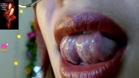 Snapshot of evolethmontenegros chatting on 12.23.24 Evoleth online show from 12.23.24