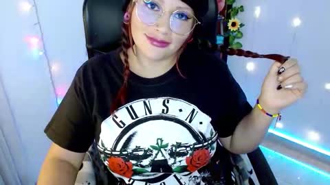 Snapshot of evolethmontenegros chatting on 01.13.25 Evoleth online show from 01.13.25