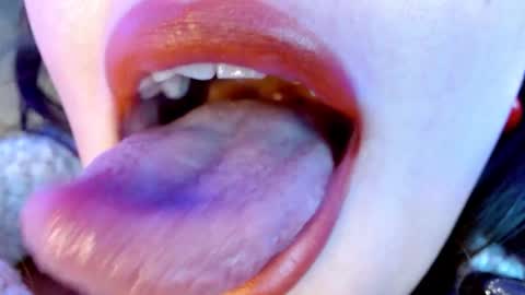 Snapshot of evolethmontenegros chatting on 01.17.25 Evoleth online show from 01.17.25