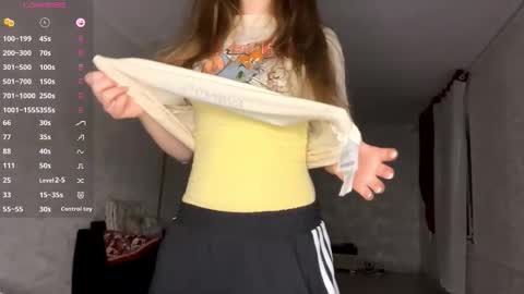 Snapshot of evonnesilvestre chatting on 09.20.25 Eva online show from 09.20.25