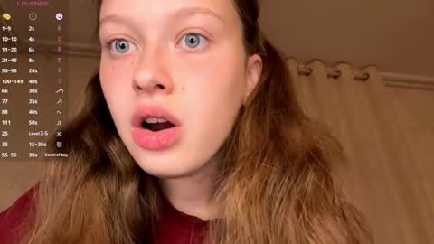 Snapshot of evonnesilvestre chatting on 09.29.25 Eva online show from 09.29.25