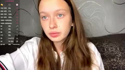 Snapshot of evonnesilvestre chatting on 10.03.25 Eva online show from 10.03.25