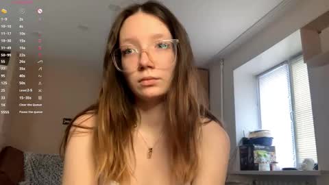 Snapshot of evonnesilvestre chatting on 12.16.25 Eva online show from 12.16.25