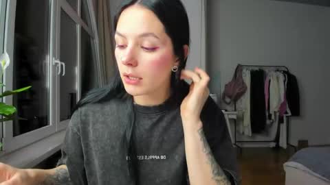 ewelynscott online show from 02.03.26