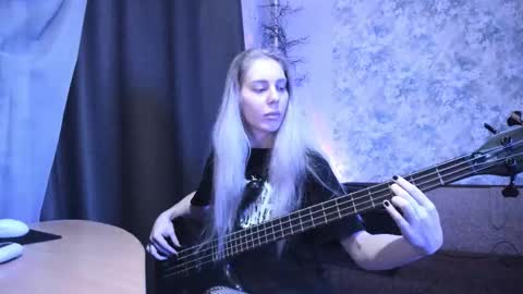 Snapshot of exorty chatting on 09.12.25 my real name is Irene but Exo is oke too online show from 09.12.25