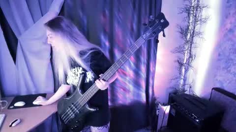 Snapshot of exorty chatting on 09.20.25 my real name is Irene but Exo is oke too online show from 09.20.25