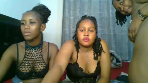 Snapshot of exotic_cutiee chatting on 04.22.26 exotic_cutiee online show from 04.22.26