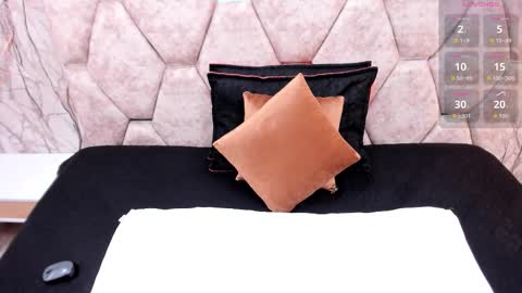 Snapshot of exotic_ebony_ chatting on 11.29.25 Alison online show from 11.29.25