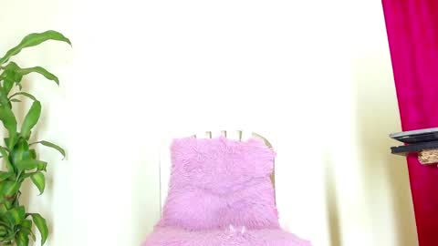 Snapshot of exotiic_sara chatting on 01.01.25 SARA online show from 01.01.25