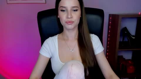 Snapshot of extasy_maya chatting on 05.20.26 Maya online show from 05.20.26