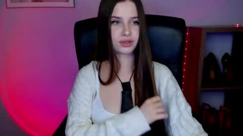 Snapshot of extasy_maya chatting on 06.16.26 Maya online show from 06.16.26