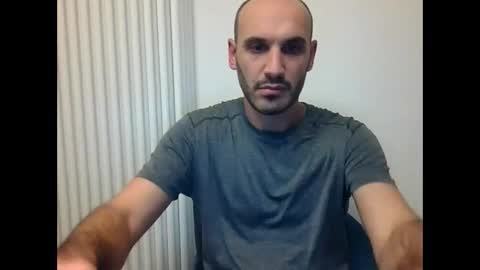 Snapshot of extr0 chatting on 11.23.25 Extro online show from 11.23.25