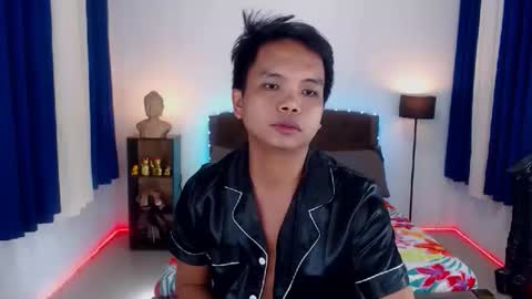 Snapshot of extraservice69menx chatting on 11.01.25 JOHNDAVE online show from 11.01.25