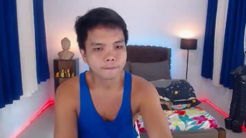 Snapshot of extraservice69menx chatting on 11.02.25 JOHNDAVE online show from 11.02.25