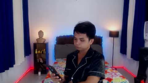 Snapshot of extraservice69menx chatting on 11.15.25 JOHNDAVE online show from 11.15.25